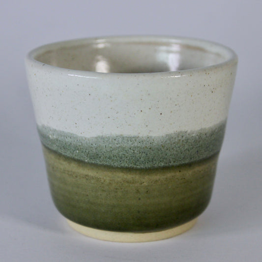 Koffiekopje zonder oor, wit en groen