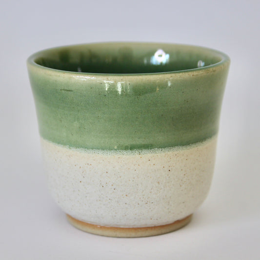 Koffiekopje zonder oor, groen/turquoise met wit spikkel