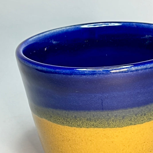 Koffiekopje zonder oor, blauw met geel