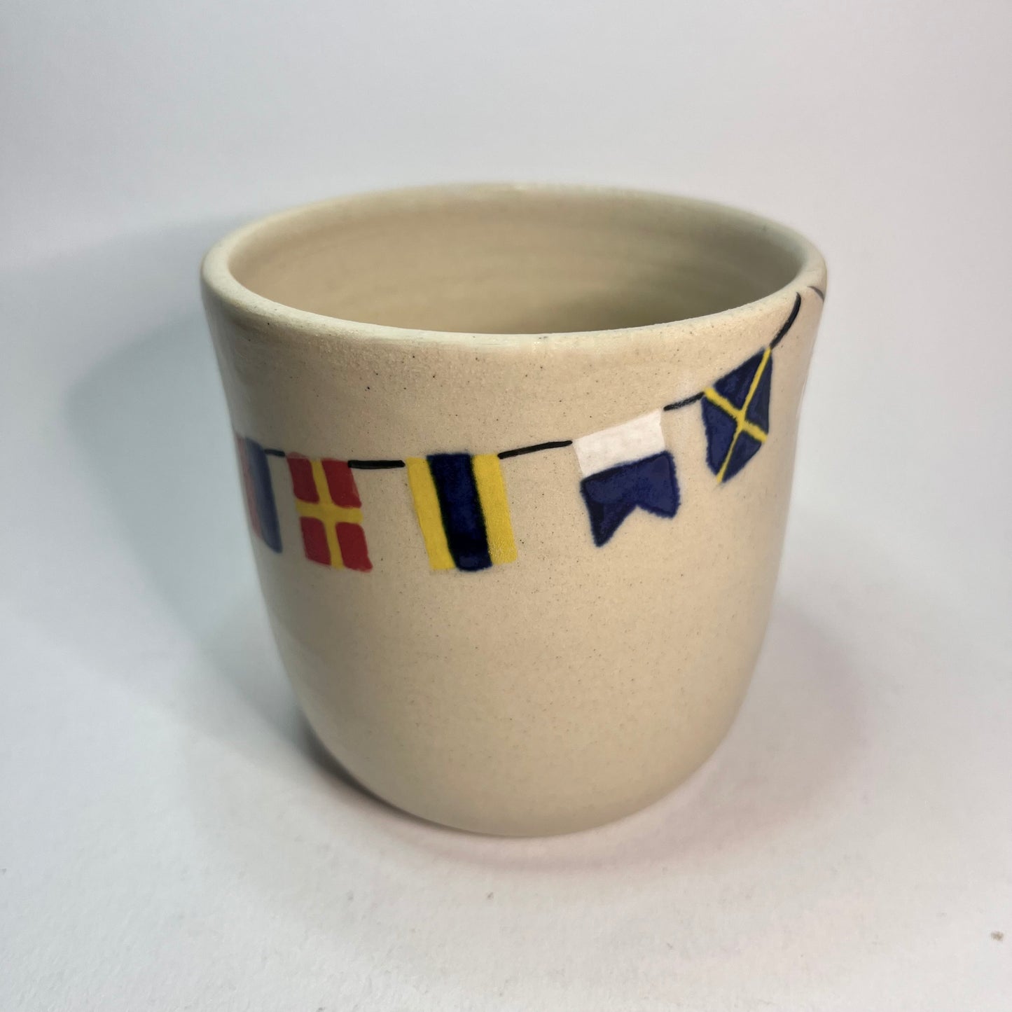 Koffiekopje morscode of seinvlaggetjes