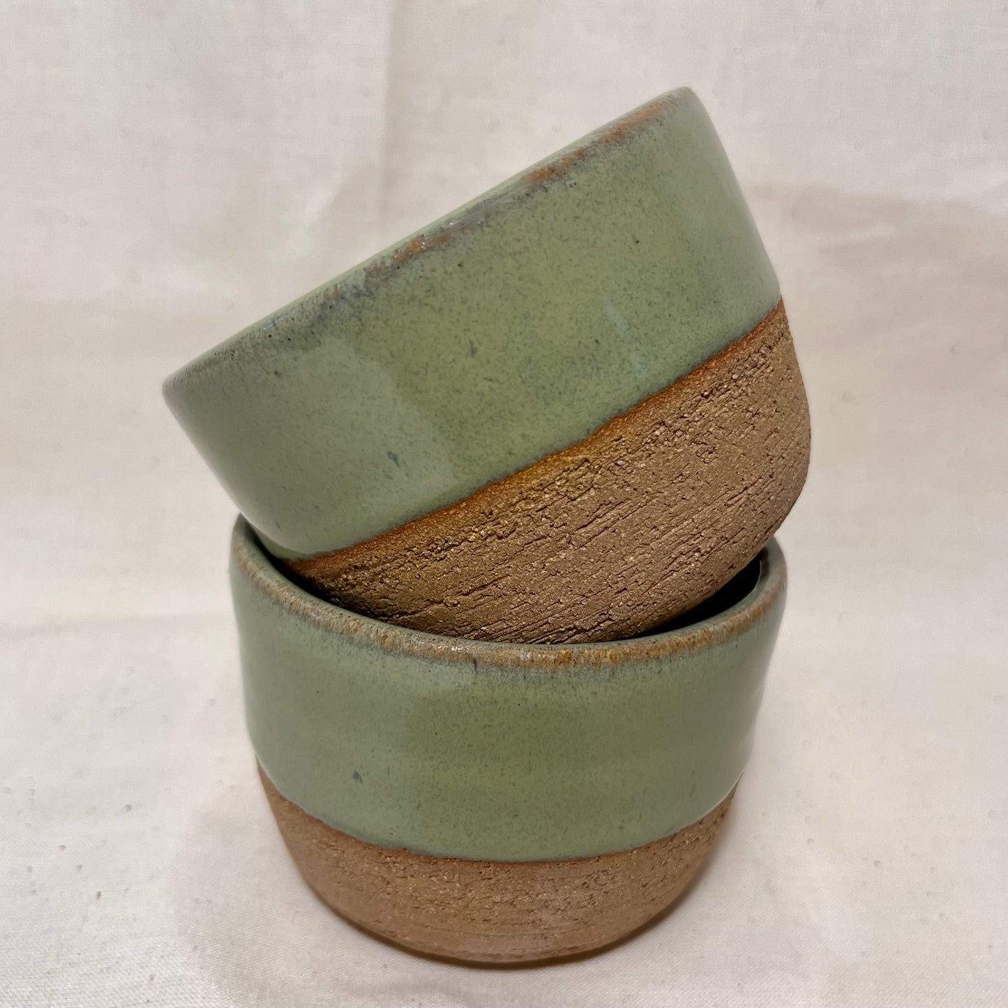 Koffiekop celadon groen & lichte klei met grove chamotte