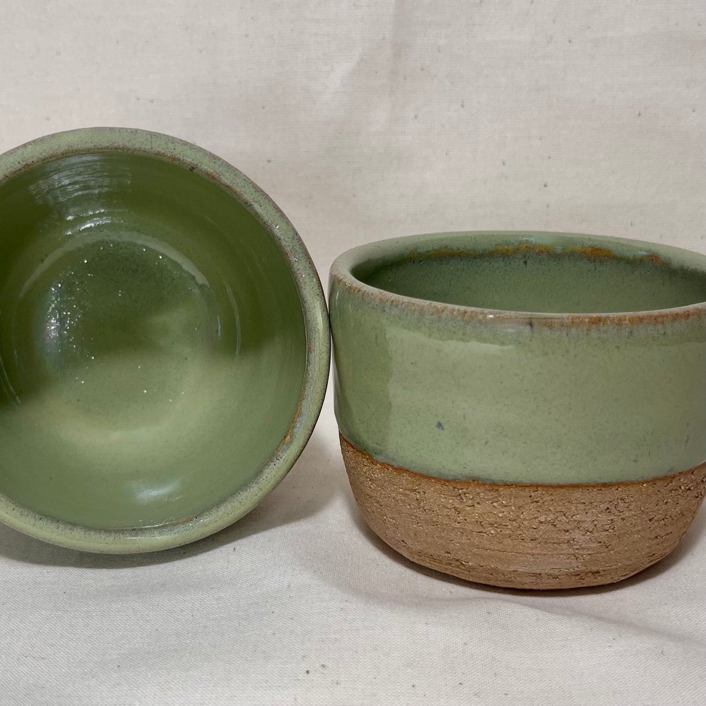 Koffiekop celadon groen & lichte klei met grove chamotte
