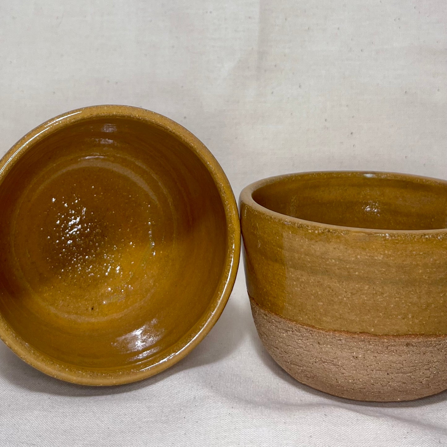 Koffiekopje geel & lichte klei met grove chamotte