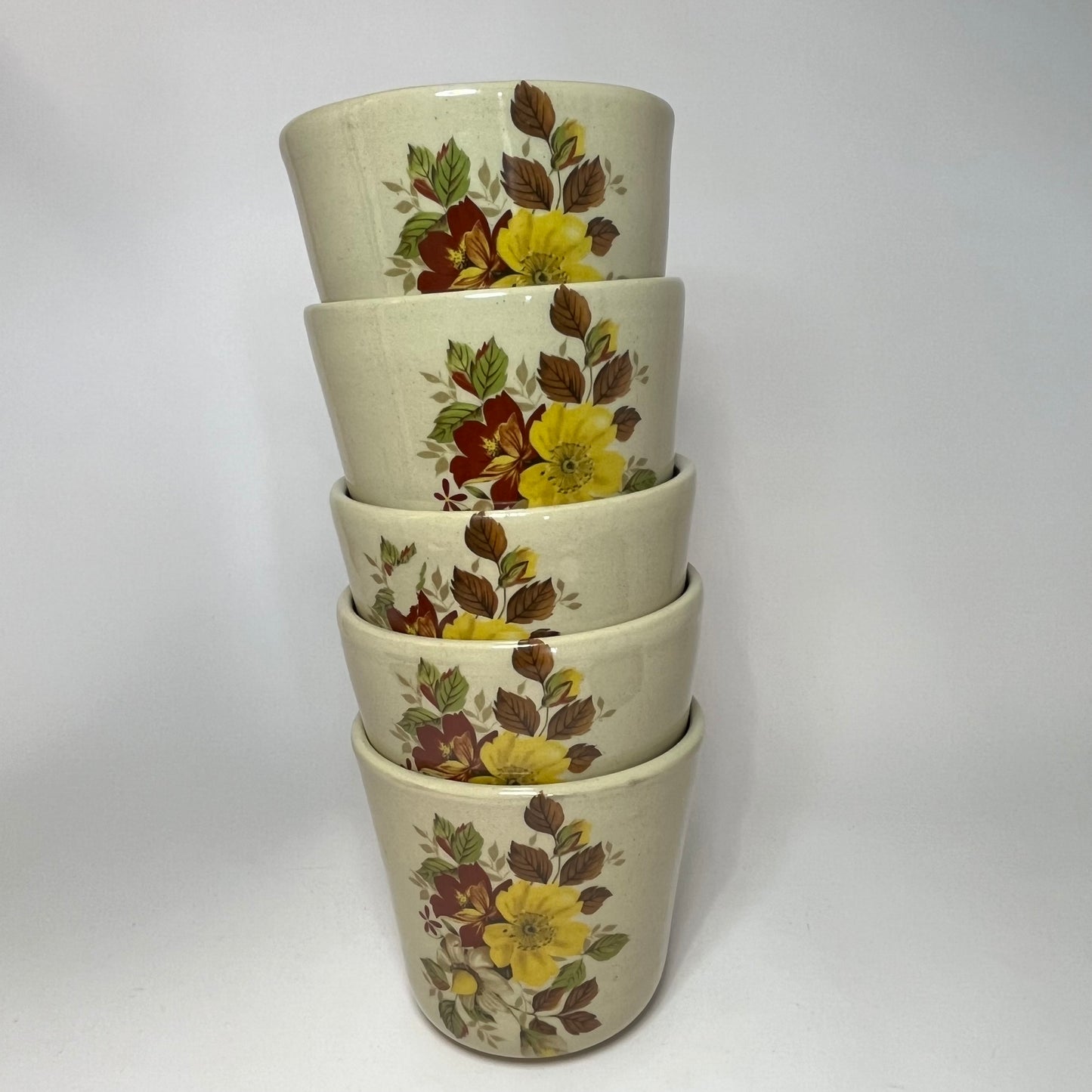 Koffiekopje zonder oor, met bloemen afbeelding