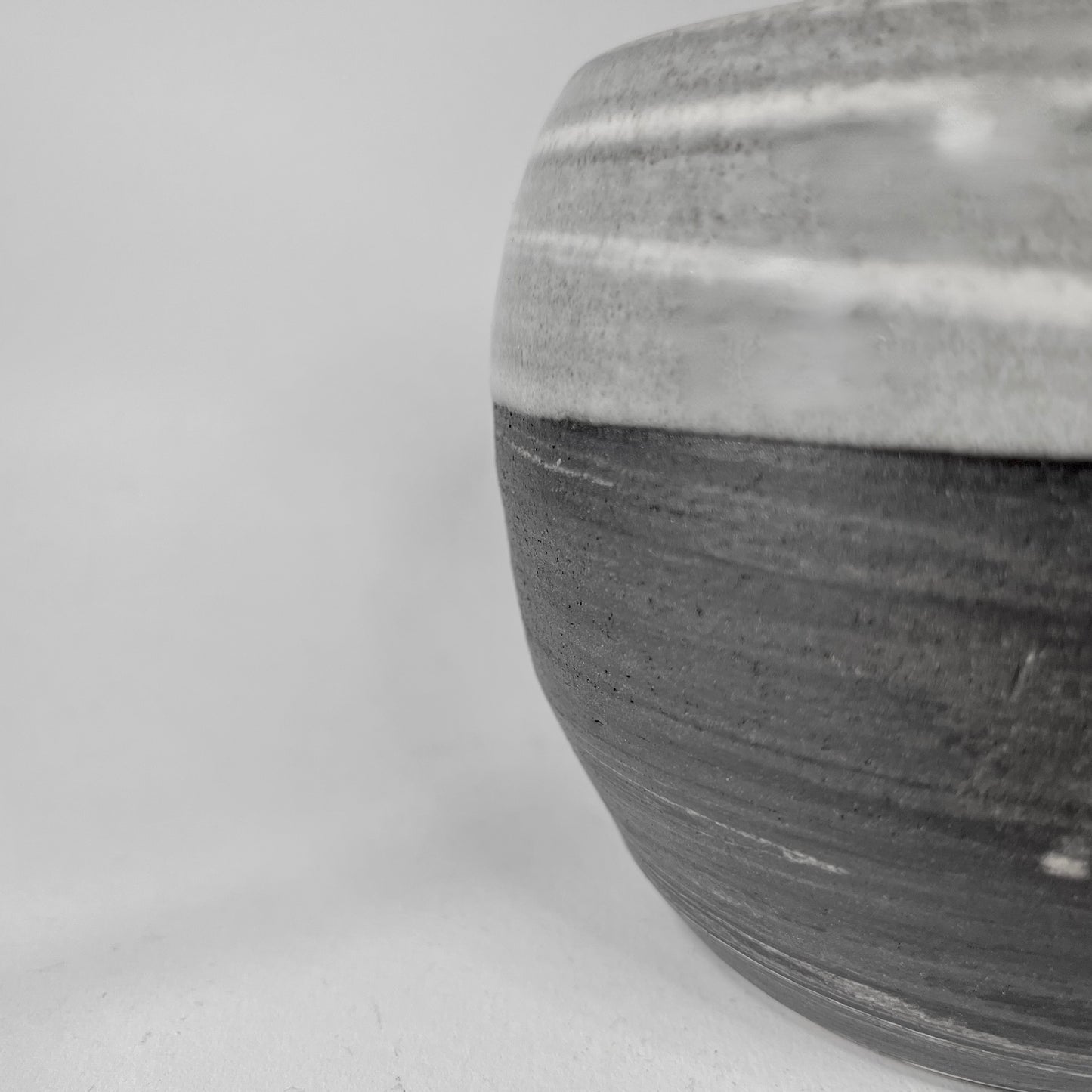 Bloempot bol, zwart/wit, Ø 12 x 10