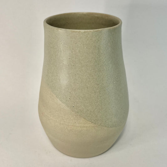 Vaasje met witte klei