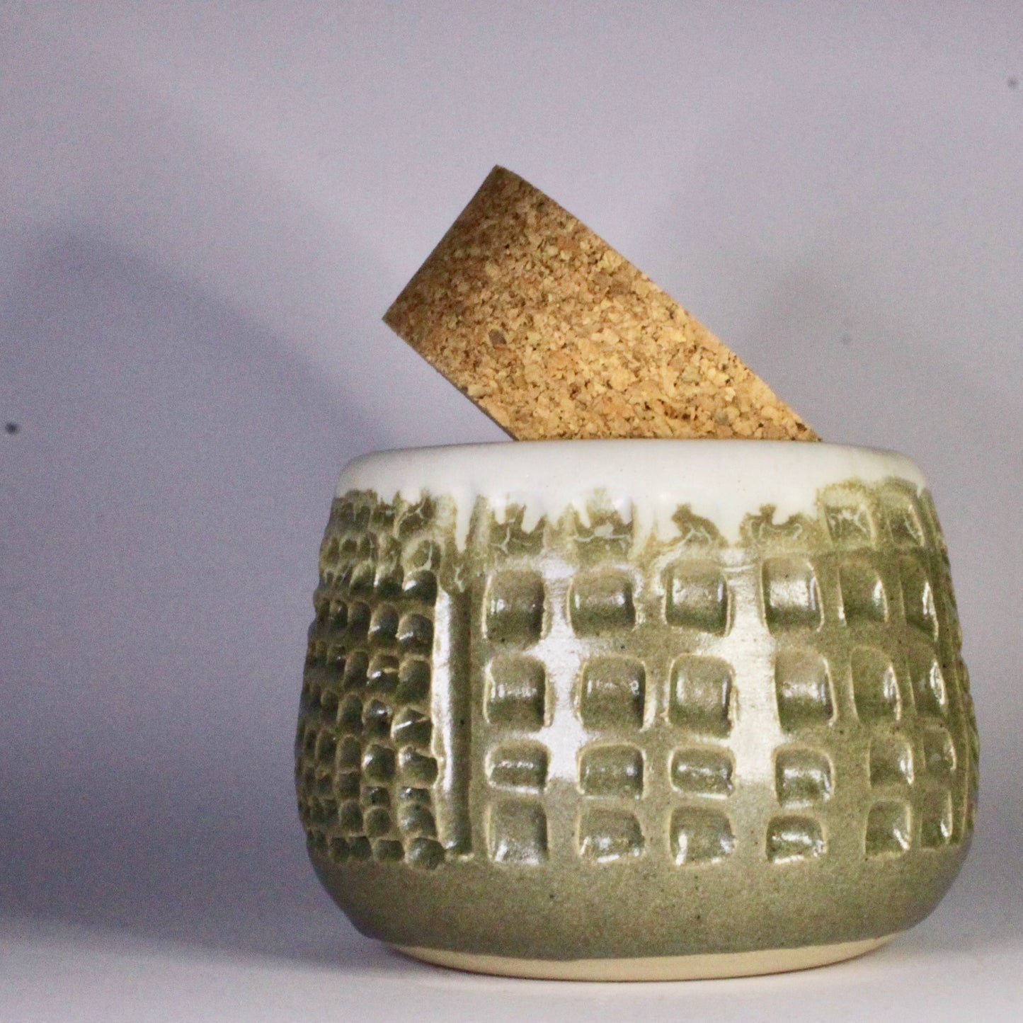 Voorraadpotje groen en wit met bondel