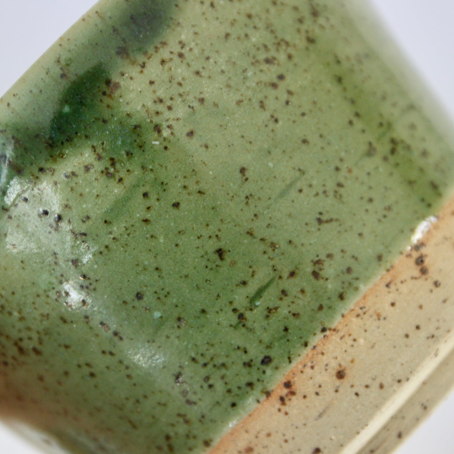 Koffiekopje Small zonder oor, groen met spikkel