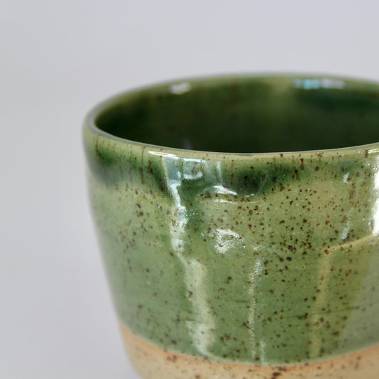 Koffiekopje Small zonder oor, groen met spikkel